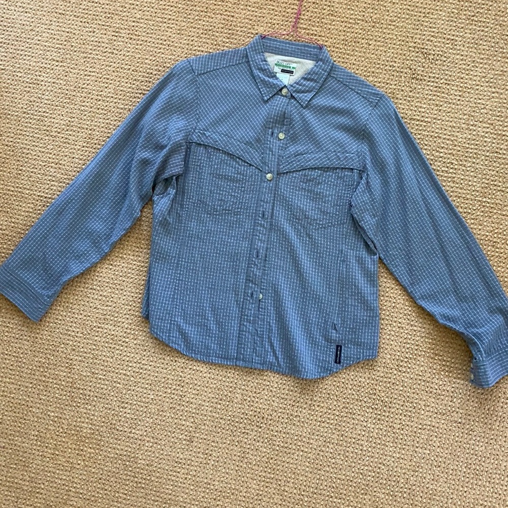 Blue, ExOfficio, light weight fabric, no iron and size M.